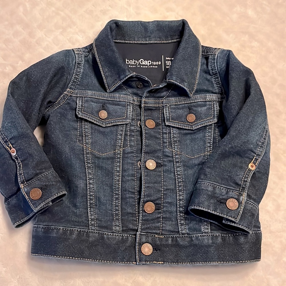 Gap lined jean jacket size 18-24 m